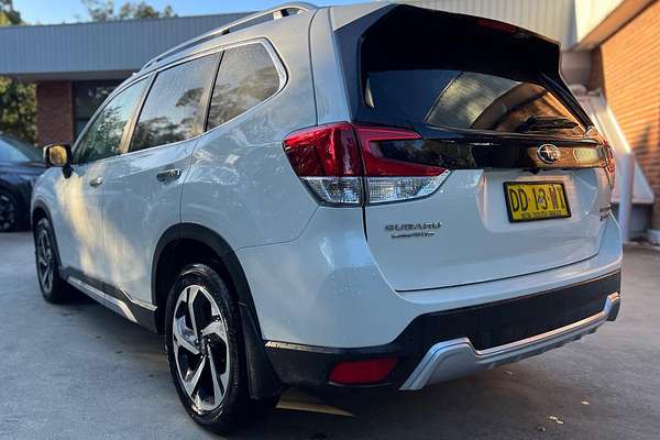 2022 Subaru Forester Hybrid S S5
