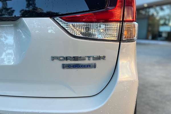 2022 Subaru Forester Hybrid S S5