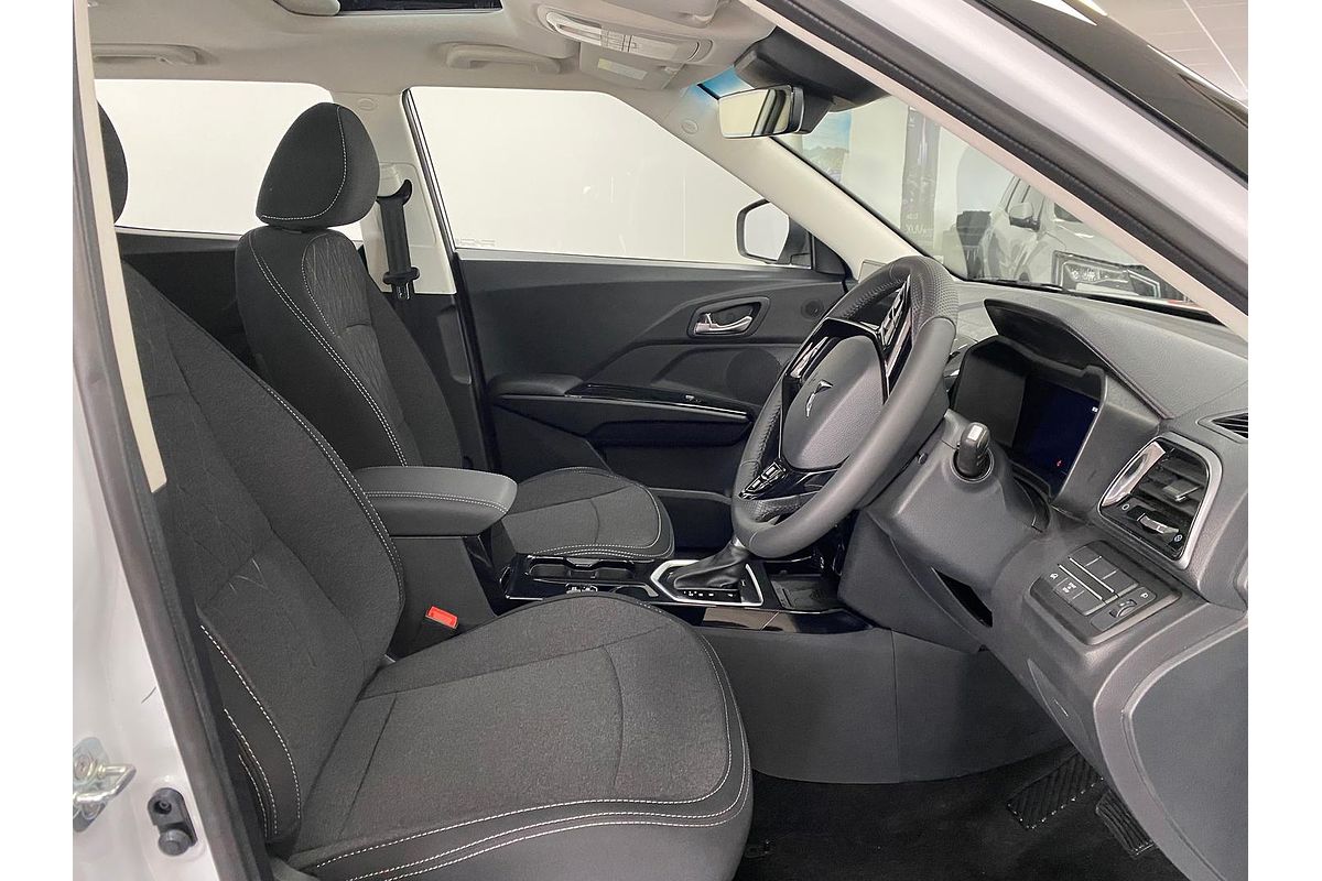 2025 Mahindra XUV3XO AX5L