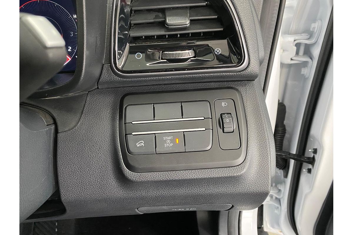 2025 Mahindra XUV3XO AX5L