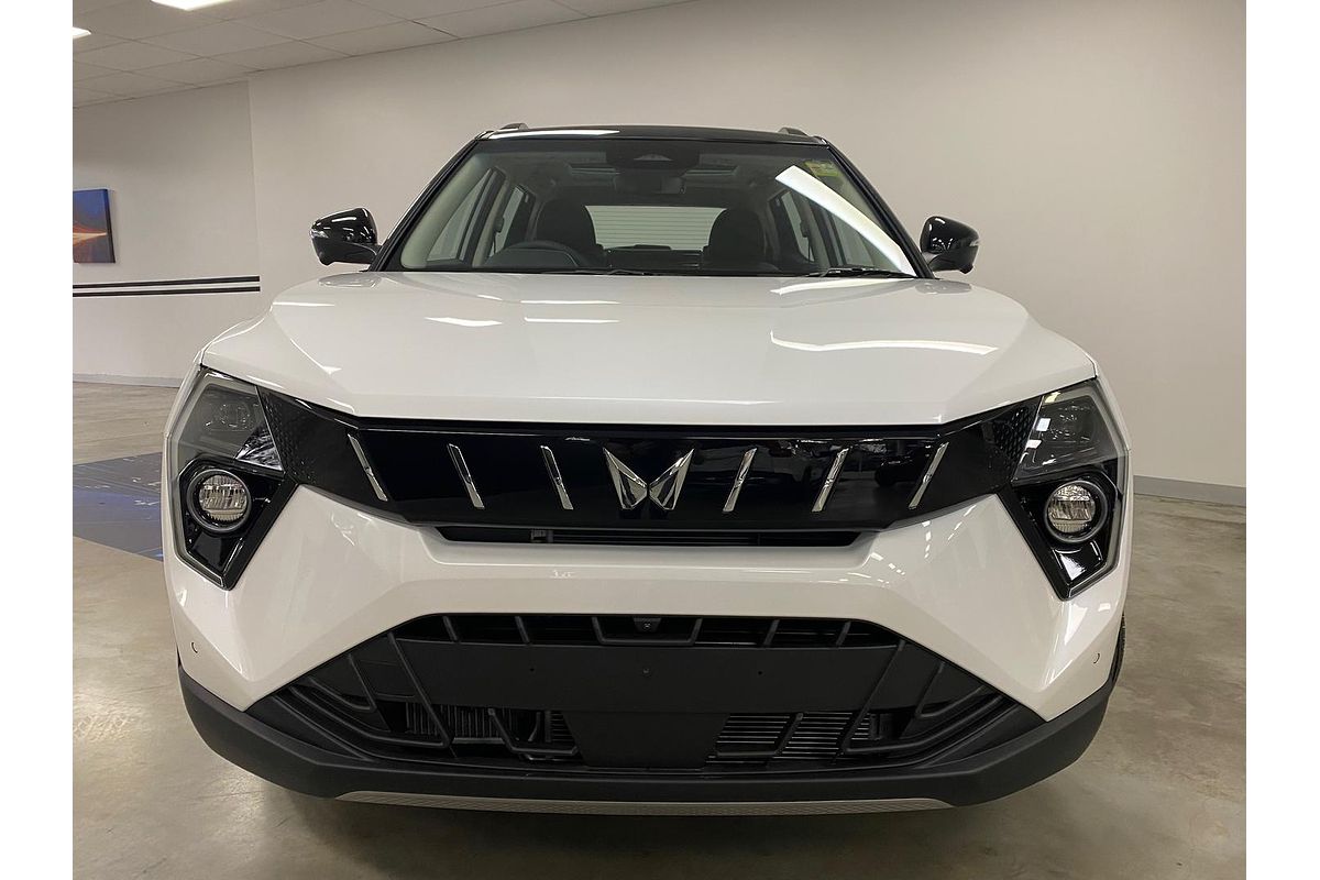 2025 Mahindra XUV3XO AX7L