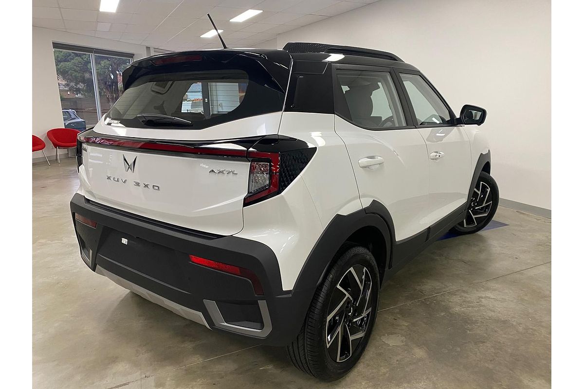 2025 Mahindra XUV3XO AX7L
