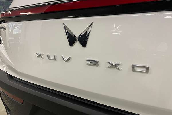 2025 Mahindra XUV3XO AX7L
