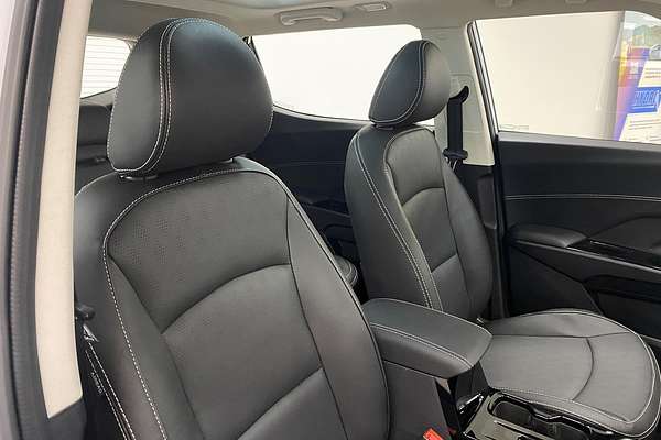 2025 Mahindra XUV3XO AX7L