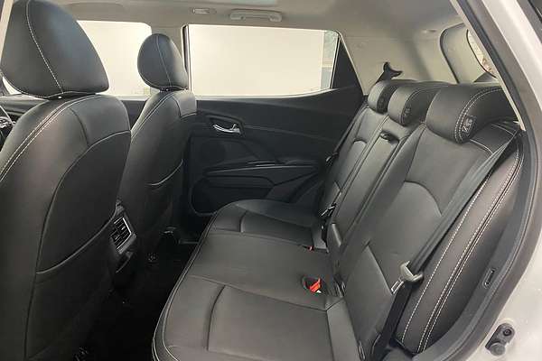 2025 Mahindra XUV3XO AX7L