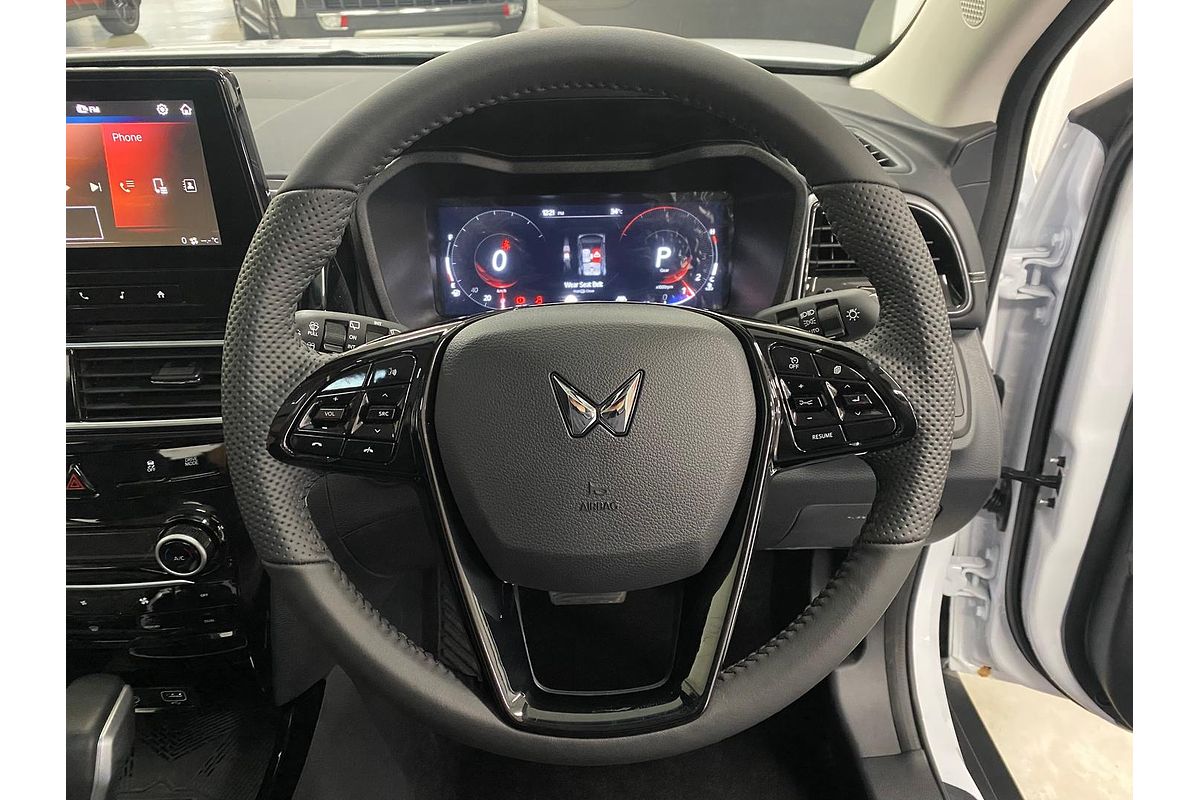 2025 Mahindra XUV3XO AX7L