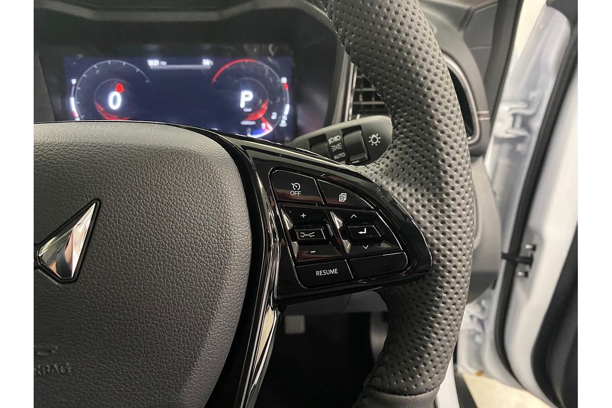 2025 Mahindra XUV3XO AX7L