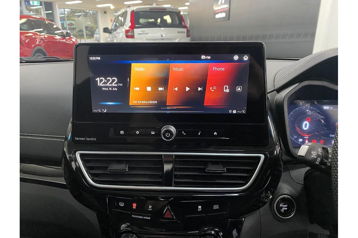 2025 Mahindra XUV3XO AX7L
