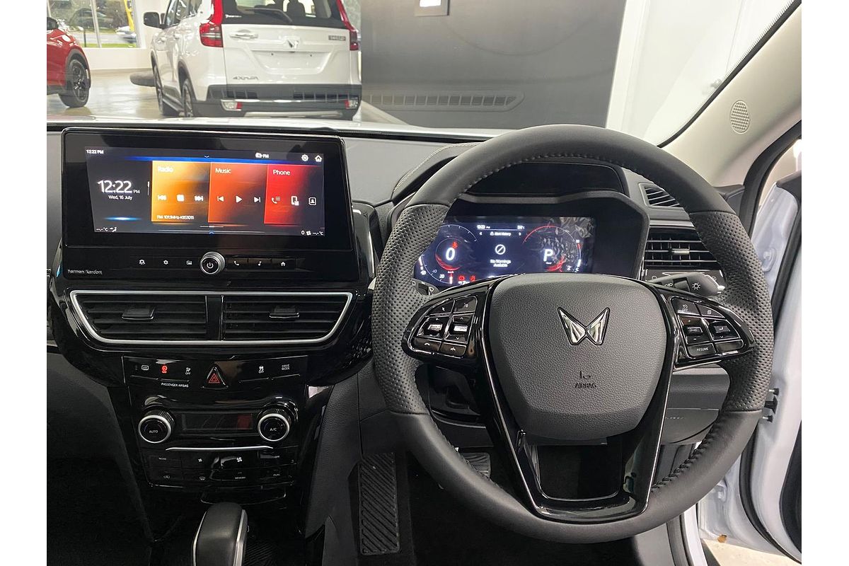 2025 Mahindra XUV3XO AX7L