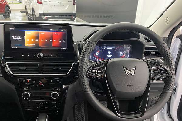 2025 Mahindra XUV3XO AX7L