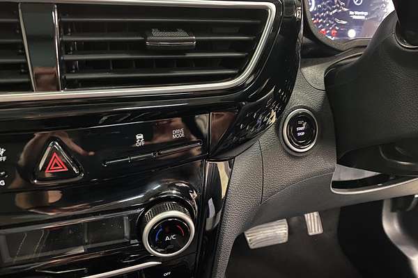 2025 Mahindra XUV3XO AX7L