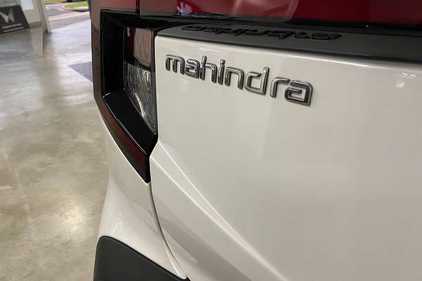 2025 Mahindra XUV3XO AX7L