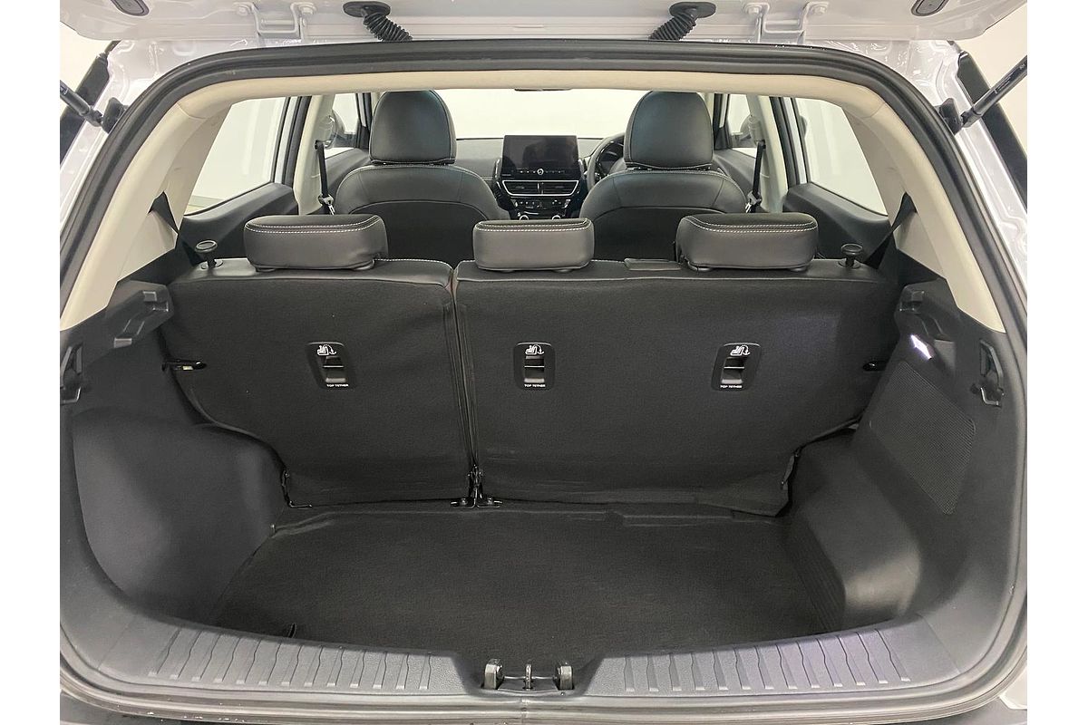 2025 Mahindra XUV3XO AX7L