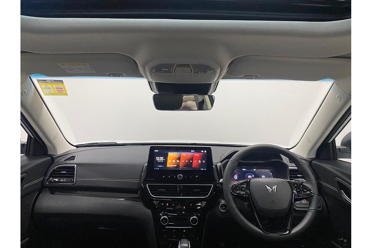 2025 Mahindra XUV3XO AX7L