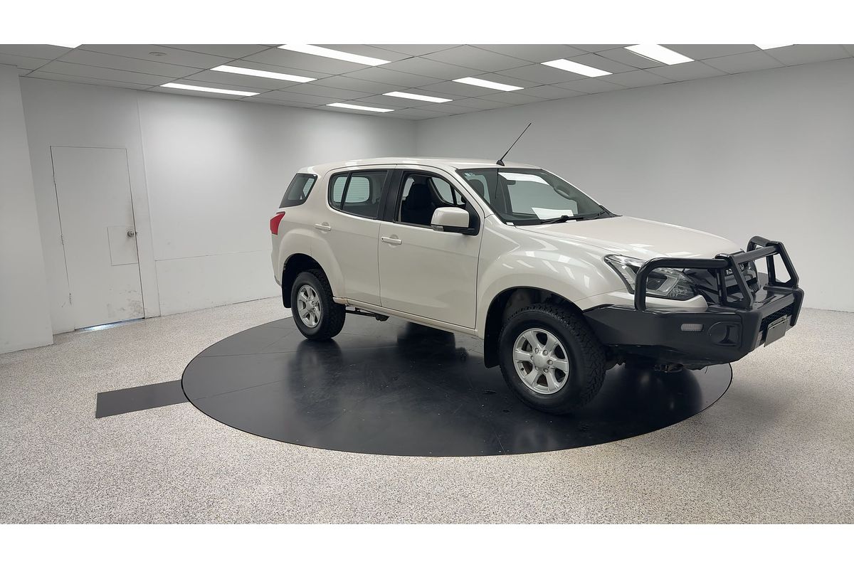 2017 Isuzu MU-X LS-M