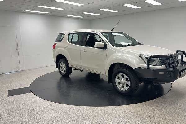 2017 Isuzu MU-X LS-M