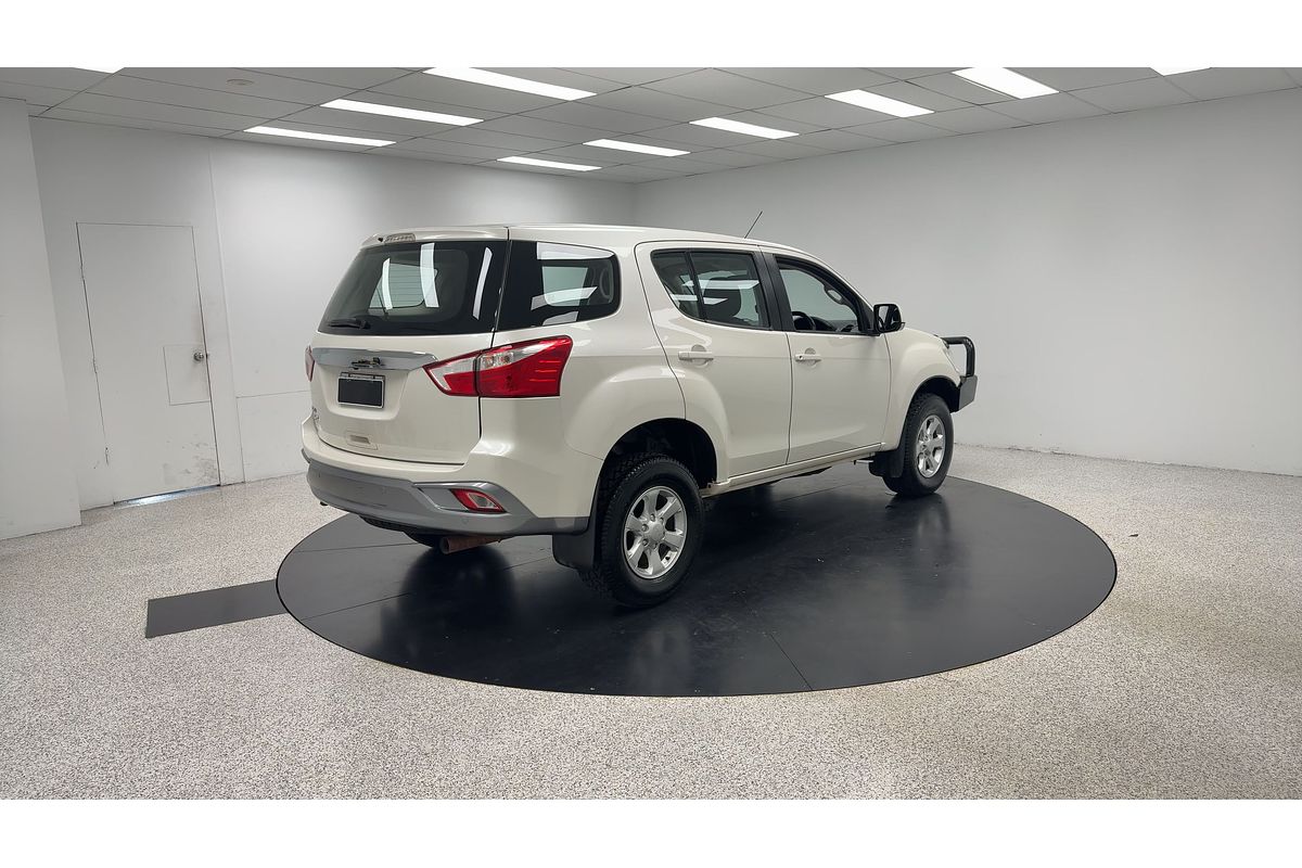 2017 Isuzu MU-X LS-M
