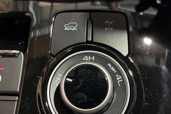 2025 Isuzu MU-X LS-T