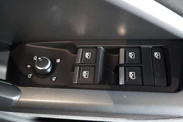 2021 Audi Q3 40 TFSI S line F3