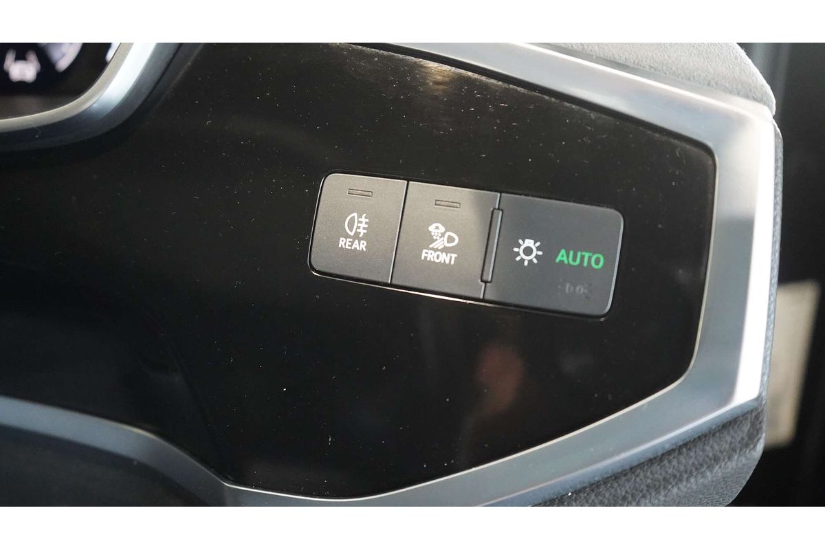 2021 Audi Q3 40 TFSI S line F3