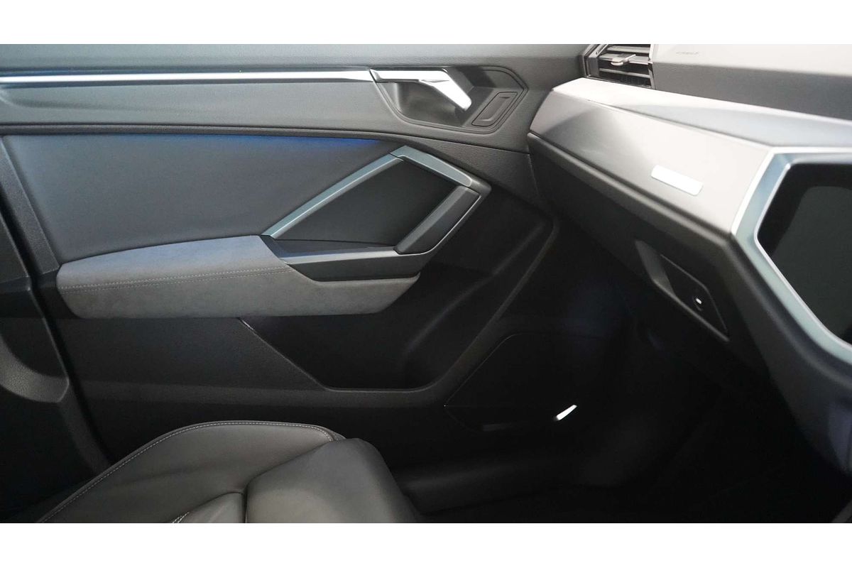 2021 Audi Q3 40 TFSI S line F3