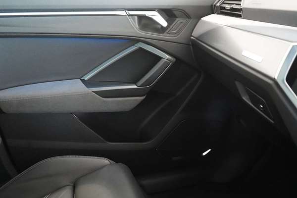 2021 Audi Q3 40 TFSI S line F3