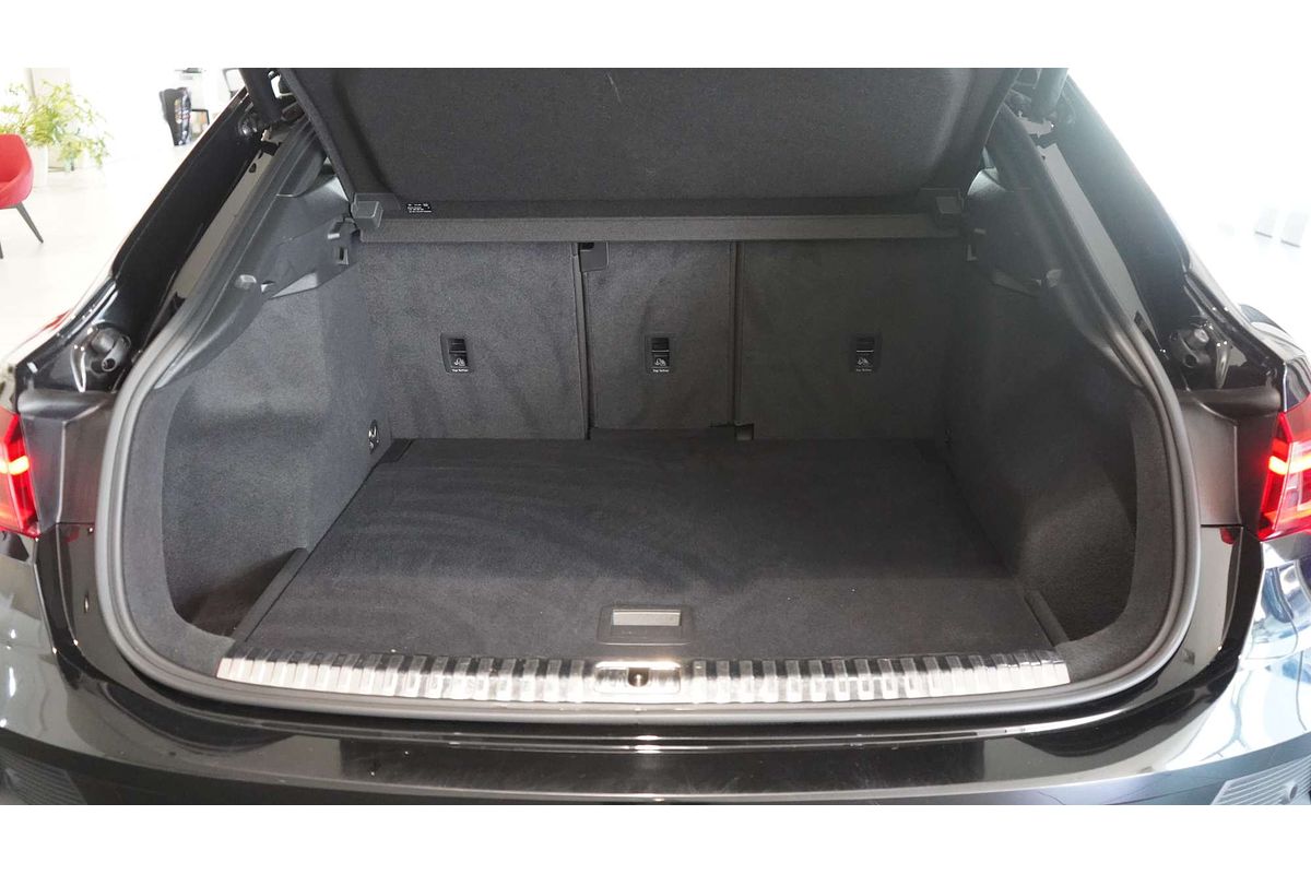 2021 Audi Q3 40 TFSI S line F3