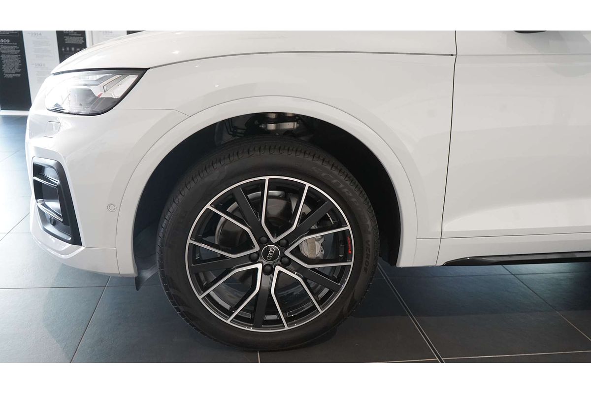 2024 Audi Q5 45 TFSI Sport FY