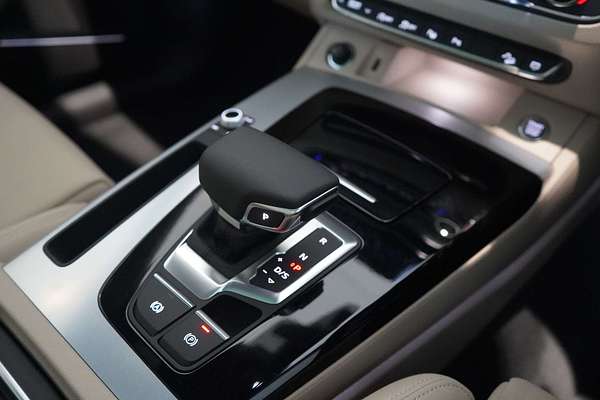 2024 Audi Q5 45 TFSI Sport FY