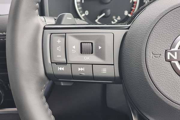 2025 Nissan X-TRAIL ST-L T33