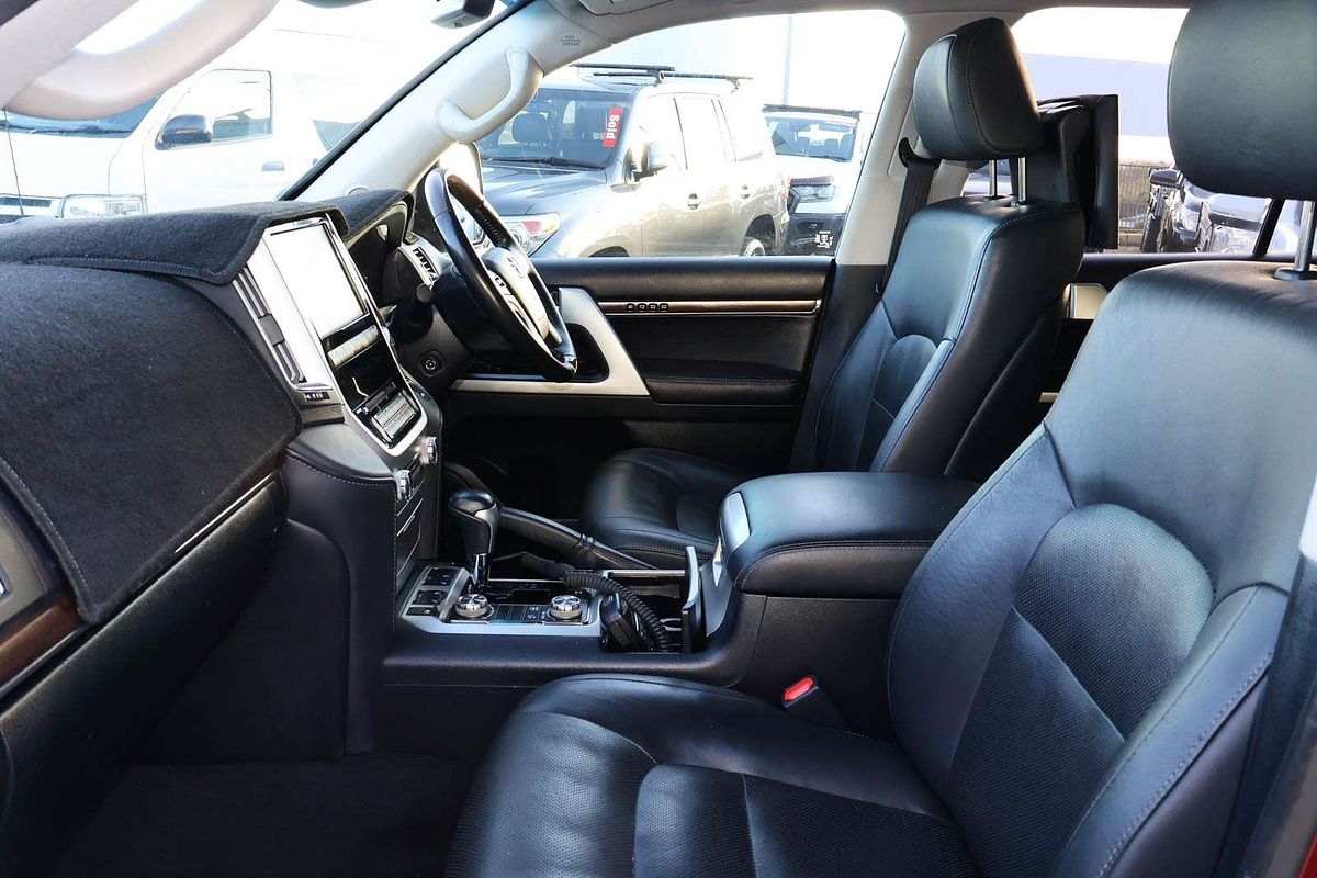 2021 Toyota Landcruiser Sahara VDJ200R