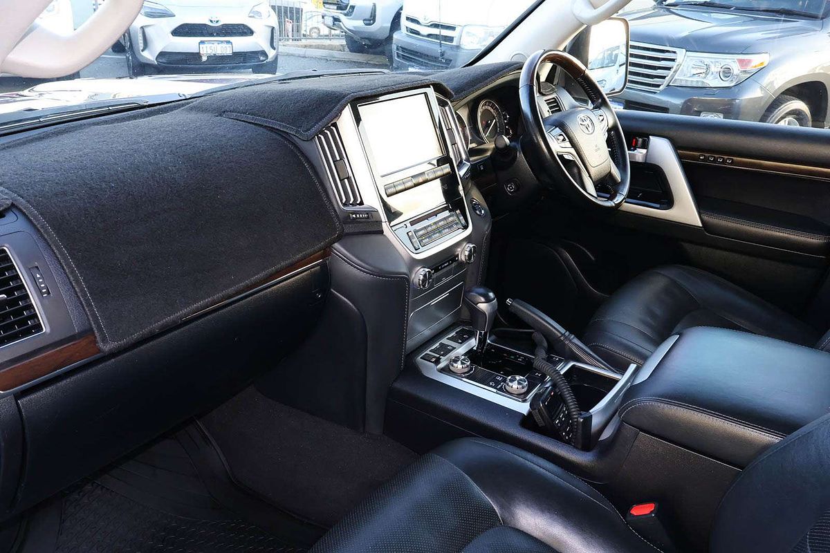 2021 Toyota Landcruiser Sahara VDJ200R