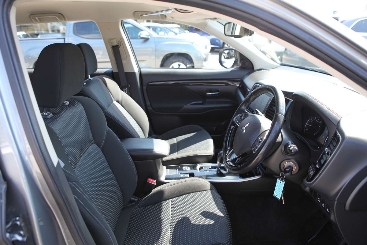 2021 Mitsubishi Outlander ES ZL