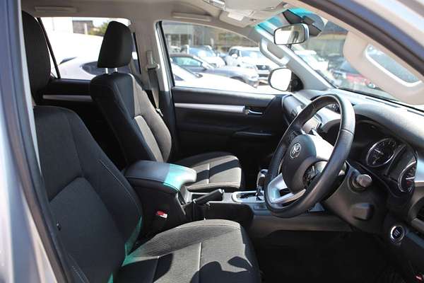 2020 Toyota Hilux SR5 GUN126R 4X4