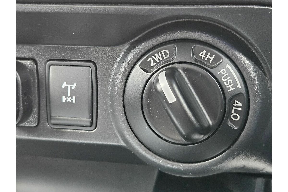 2020 Nissan Navara ST D23 4X4
