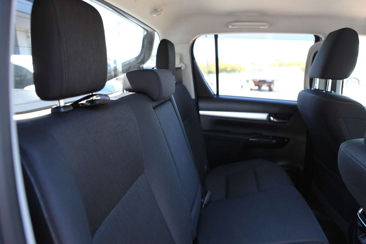 2024 Toyota Hilux SR5 48V GUN126R 4X4