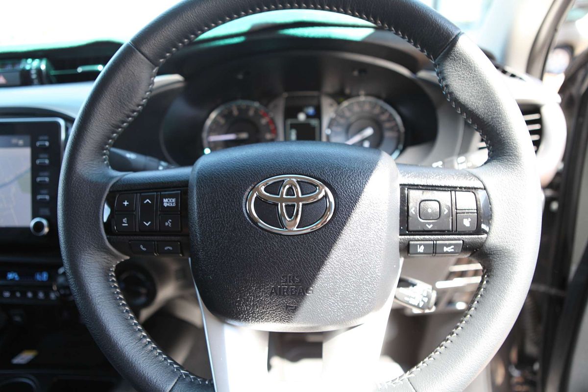 2024 Toyota Hilux SR5 48V GUN126R 4X4