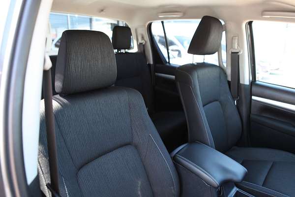 2024 Toyota Hilux SR5 48V GUN126R 4X4