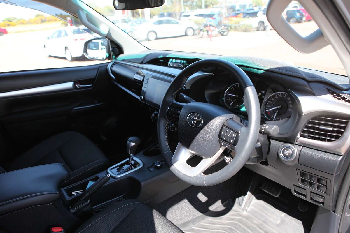 2024 Toyota Hilux SR5 48V GUN126R 4X4