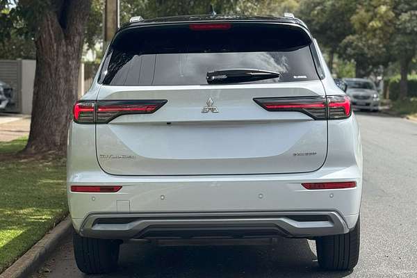 2025 Mitsubishi Outlander Exceed Tourer ZM
