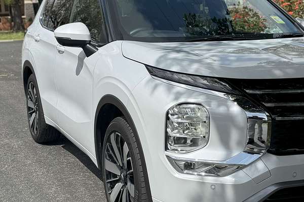 2025 Mitsubishi Outlander Exceed Tourer ZM