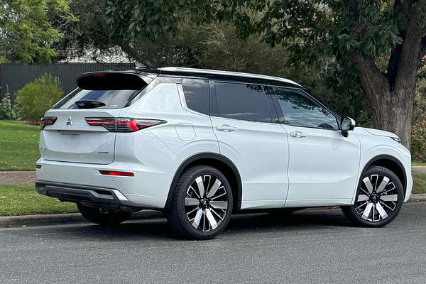 2025 Mitsubishi Outlander Exceed Tourer ZM
