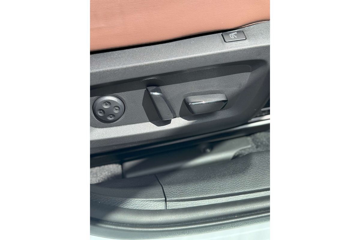 2025 Mitsubishi Outlander Exceed Tourer ZM