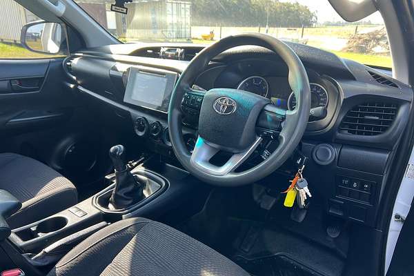 2018 Toyota Hilux SR GUN126R 4X4