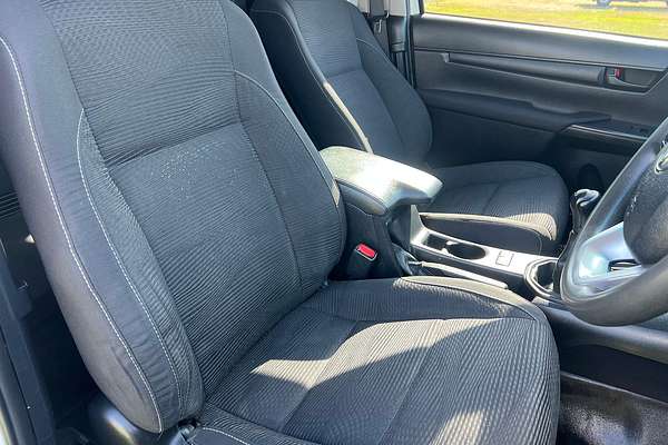 2018 Toyota Hilux SR GUN126R 4X4