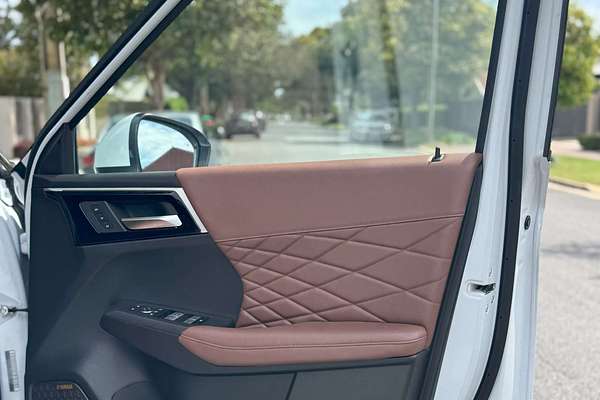 2025 Mitsubishi Outlander Exceed Tourer ZM