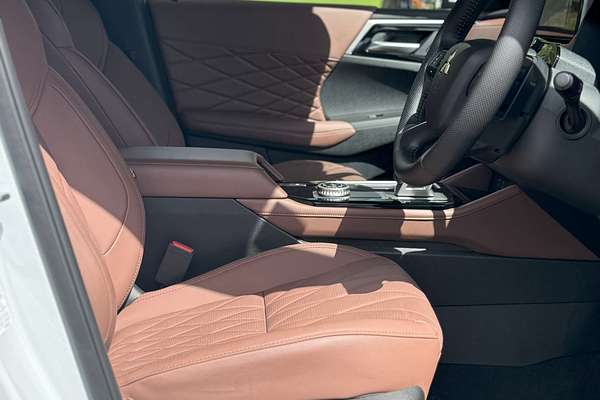 2025 Mitsubishi Outlander Exceed Tourer ZM