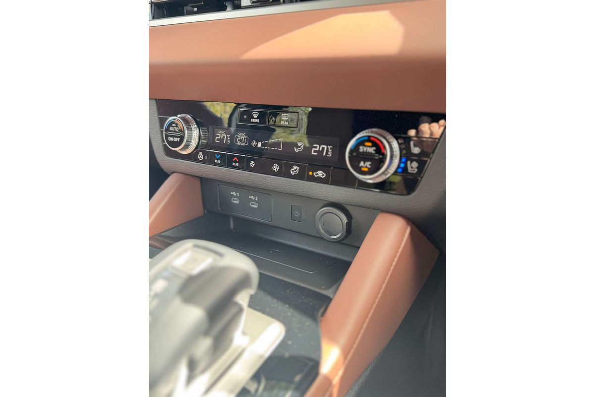 2025 Mitsubishi Outlander Exceed Tourer ZM