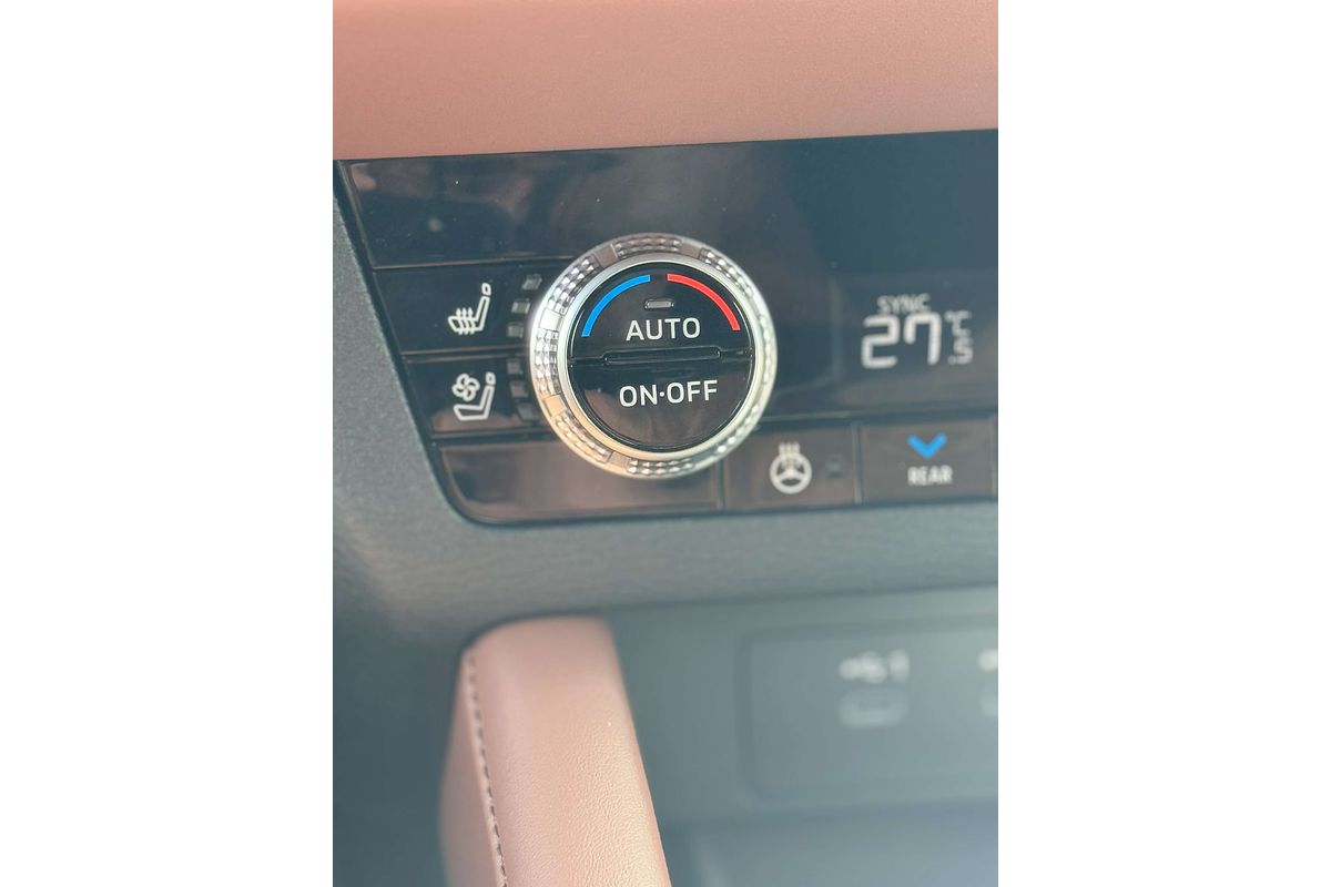 2025 Mitsubishi Outlander Exceed Tourer ZM