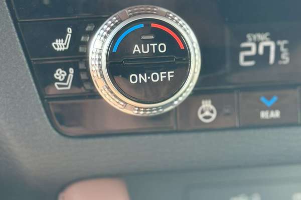 2025 Mitsubishi Outlander Exceed Tourer ZM